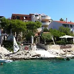Vila Elena