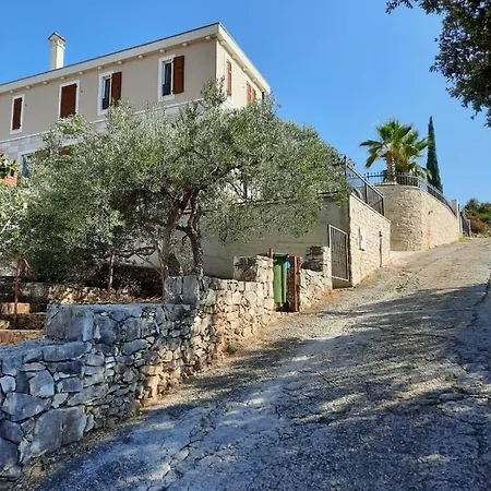 Villa Elena Sevid