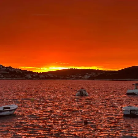 Vila Elena *