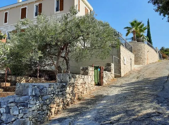 Villa Elena Sevid